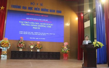 Tiến sĩ bác sĩ Nguyễn Văn Tuấn báo cáo Hội nghị khoa học